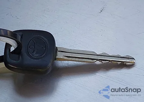 2011 Toyota Sienna z USA, uszkodzony, nr VIN 5TDKA3DC1BS002075